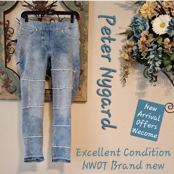 Peter Nygard Denim - Peter Nygard Blue Cropped Ankle Jeans with Distressed Stripes. NWOT Size SMALL